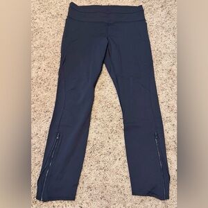 Athleta Stealth Tech 7/8 Tight Color: Black Size: Medium W/Pockets